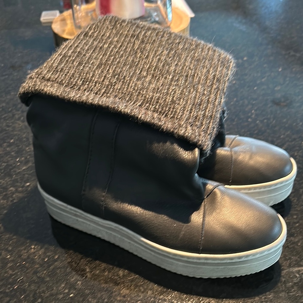 Black Leather Boots with Knit Cuff